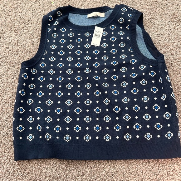 LOFT Jackets & Blazers - NWT Loft Navy w Blue & White Diamond Shaped Accents Sweater Vest V Neck

Size L